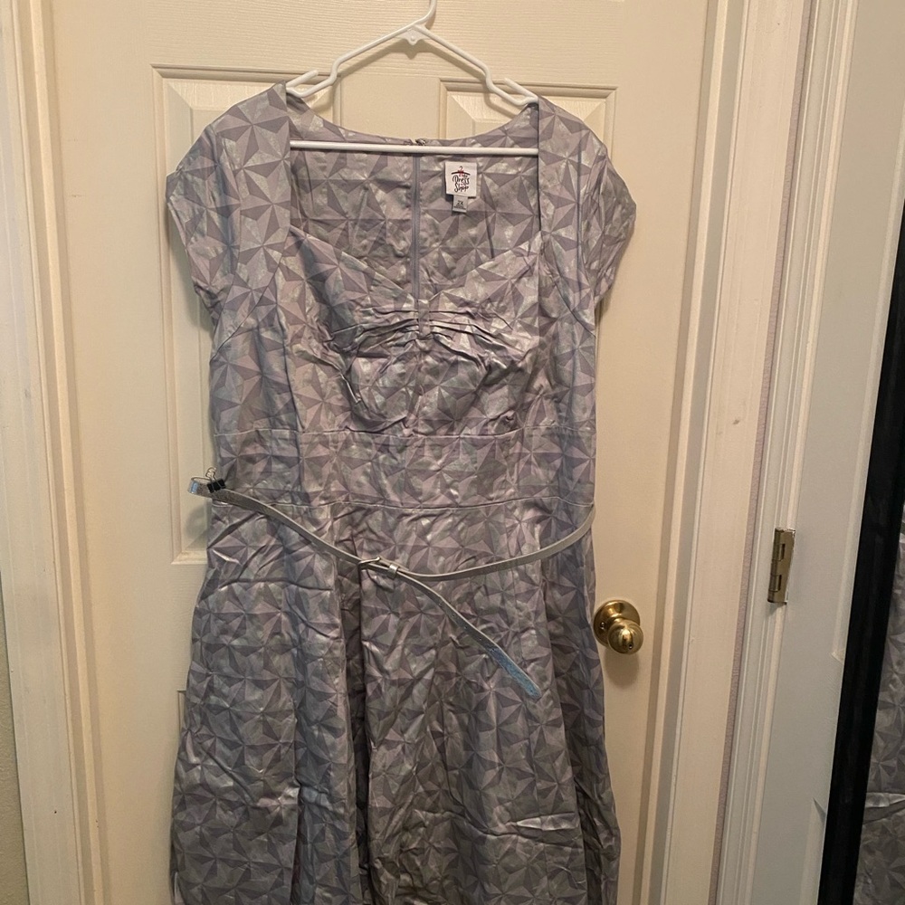 EUC Disney Dress Shop Epcot Spaceship Earth Patterned Dress size 2X with Belt